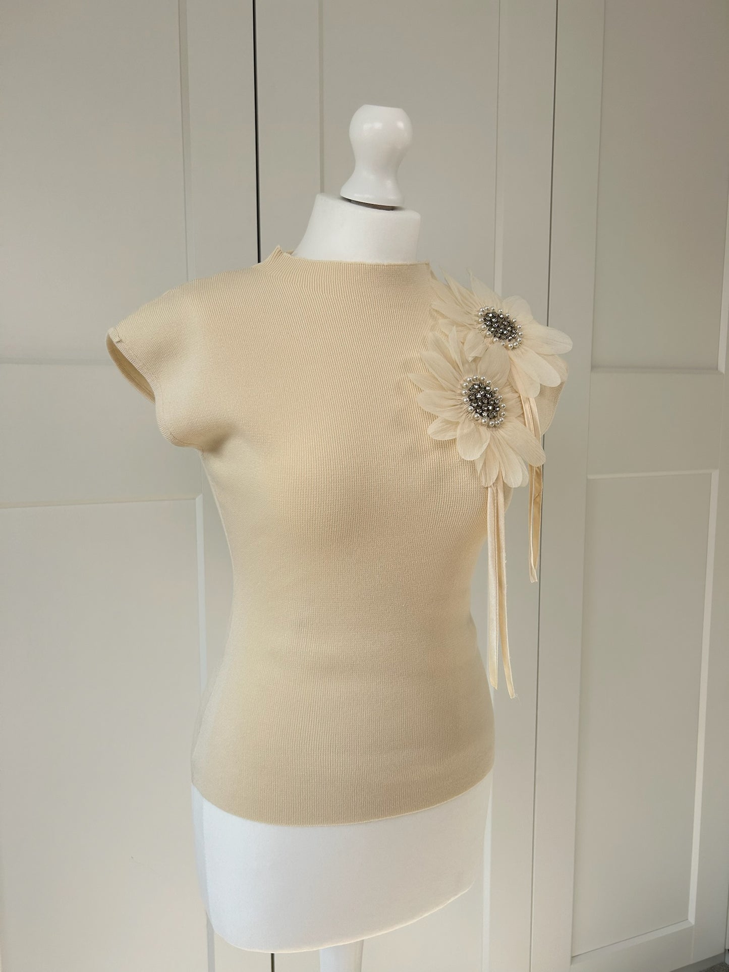 Embelished Flower Fine Knit