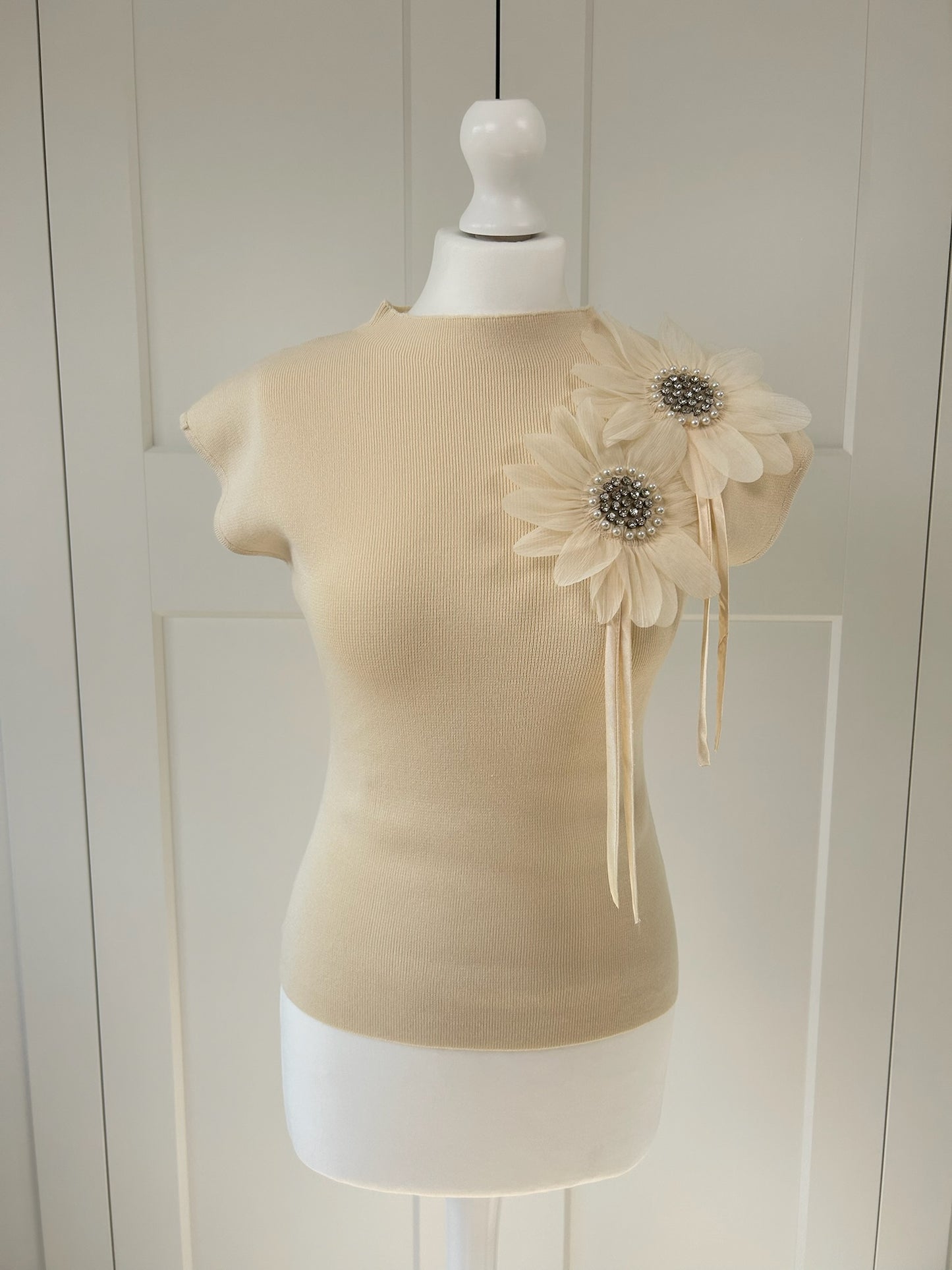 Embelished Flower Fine Knit