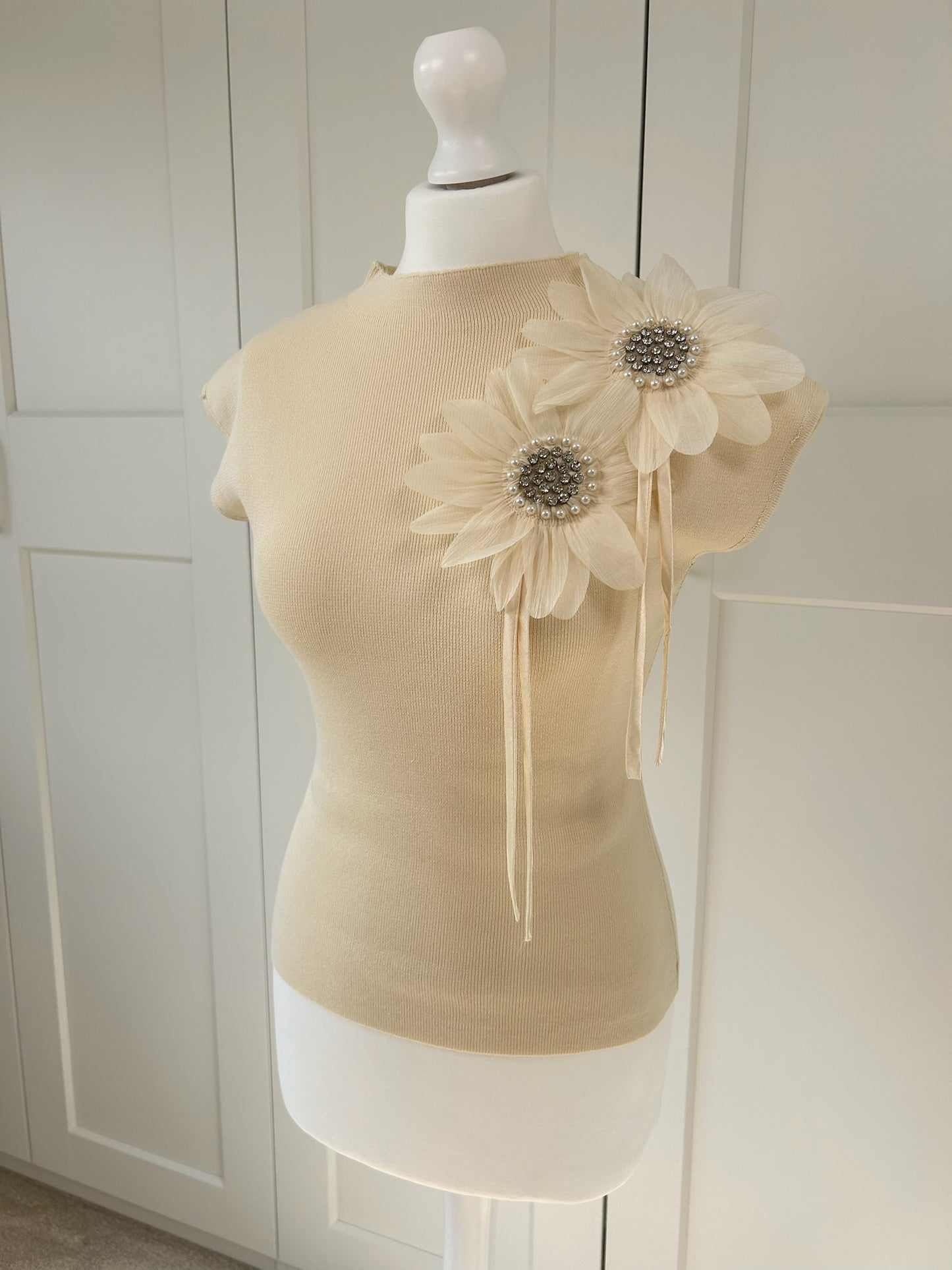 Embelished Flower Fine Knit