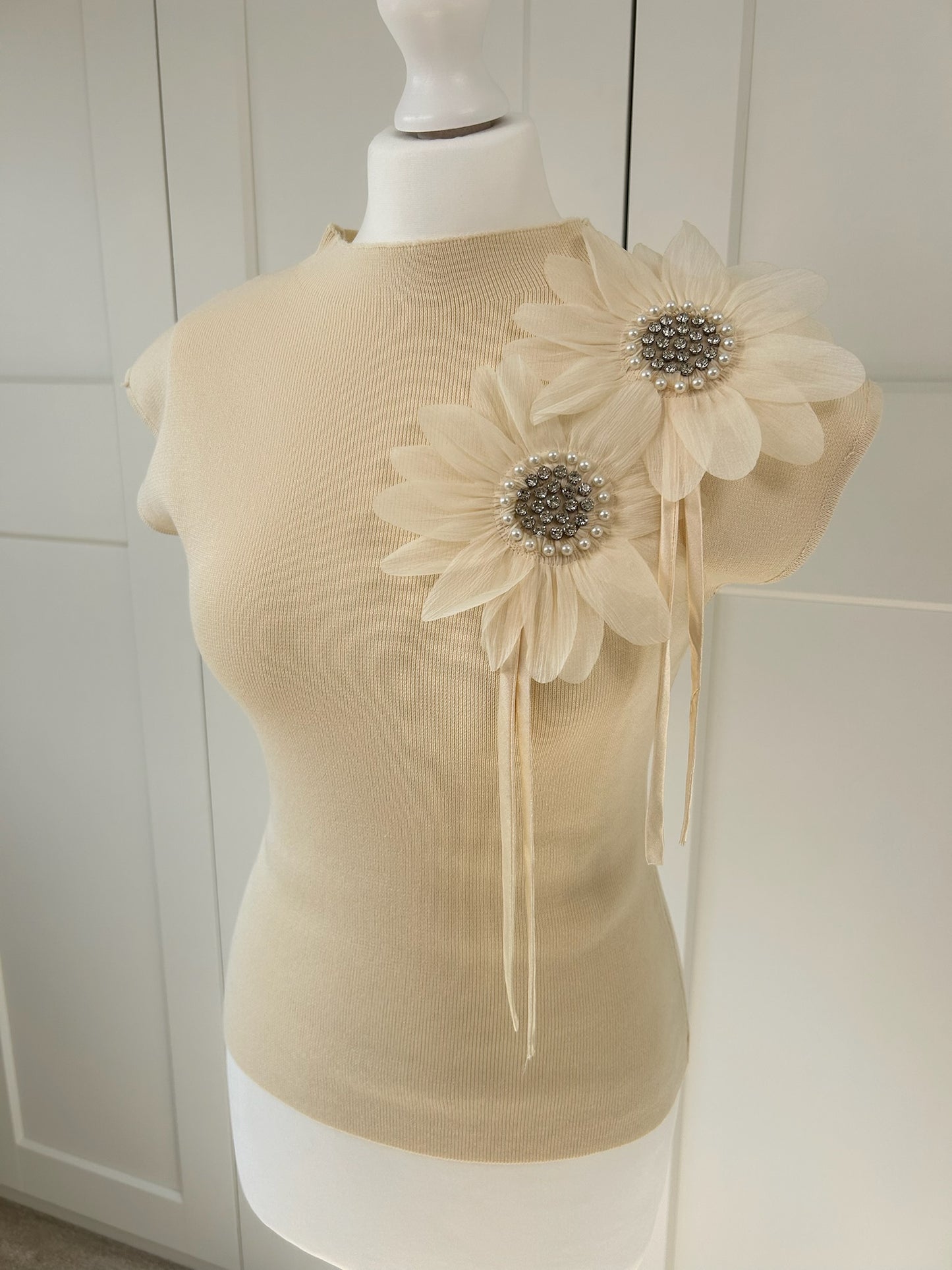Embelished Flower Fine Knit