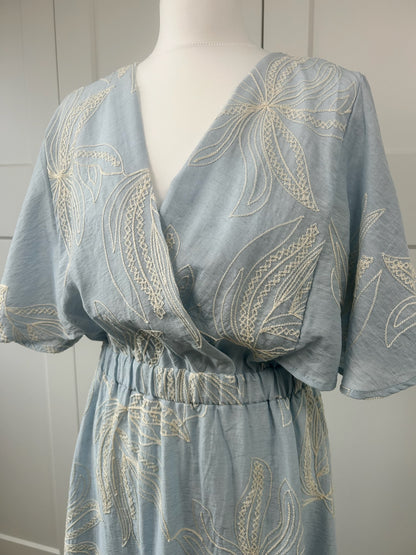 Blue And Cream Embroidery Dress