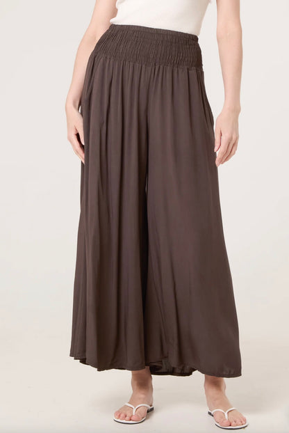 Cropped flowy trousers